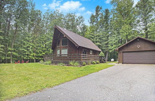 Manistee House | Secluded Pet-Friendly Family Home on 10 Acres
