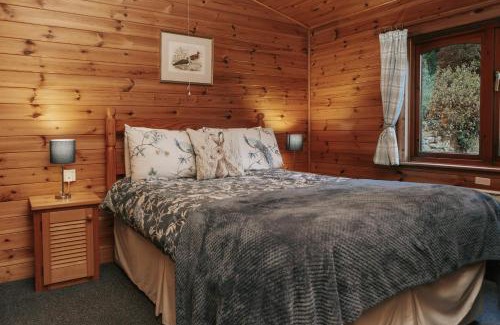 Wigton Apartment | Secluded Pine Lodge 2