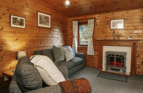 Wigton Apartment | Secluded Pine Lodge 2