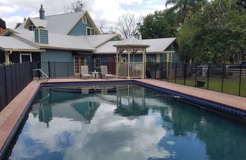 Lakeland House | Secluded Pool House located on 2.5 acres of property
