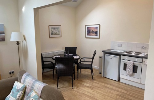 Llangefni House | Secluded Private Bolthole on Anglesey with Hot Tub