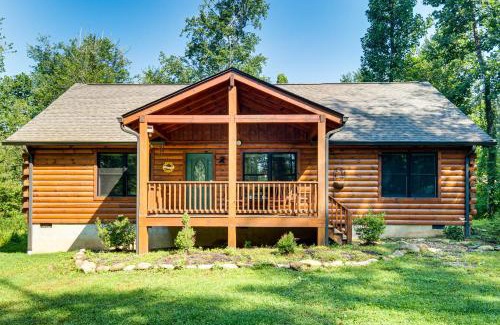 Hendersonville House | Secluded, Private! Forested Hendersonville Retreat