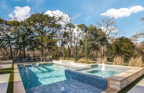 Lochwood Villa | Secluded Private Retreat with Luxurious Pool & Spa