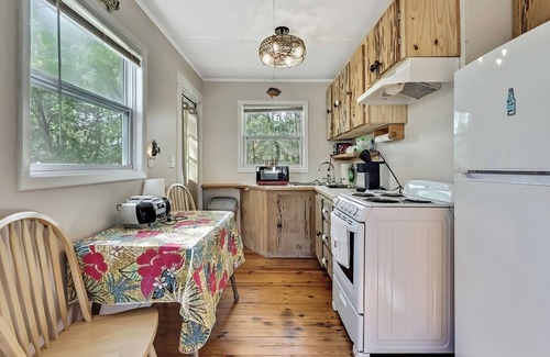 Homosassa Cottage | Secluded Retreat – Walk to Boat Launch!