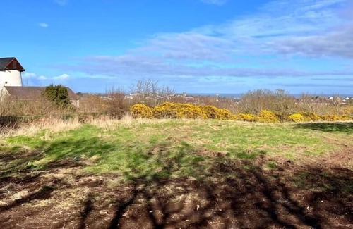 Amlwch Cabin | Secluded Rural Cabin with Seaviews