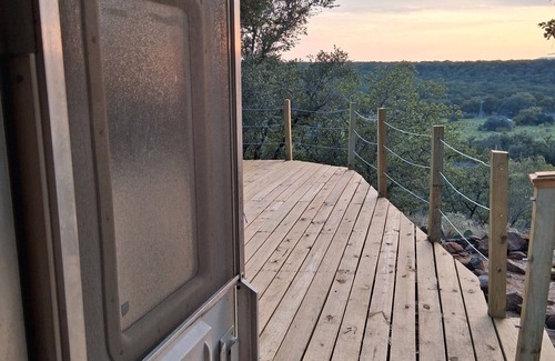 Gordon House | Secluded RV on mountain bluff overlooking lake with large deck. Hiking &biking