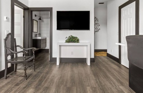 Collingwood Condo | Secluded Simcoe St. Treasure (91600)