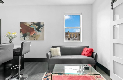 Collingwood Condo | Secluded Simcoe St. Treasure (91600)