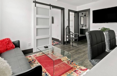 Collingwood Condo | Secluded Simcoe St. Treasure (91600)