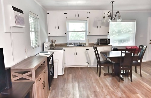 Maggie Valley Cottage | Secluded Smoky Mountain 2BR near Blue Ridge Parkway. Covered motorcycle parking
