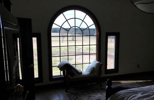 Magnolia House | Secluded Spacious Cabin for Groups in Pike County, Mississippi