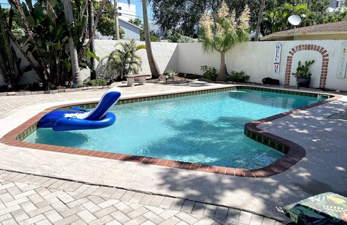 Pompano Beach Villa | Secluded Sweet Relaxing Oasis 2 Beds&Pool 24/24!