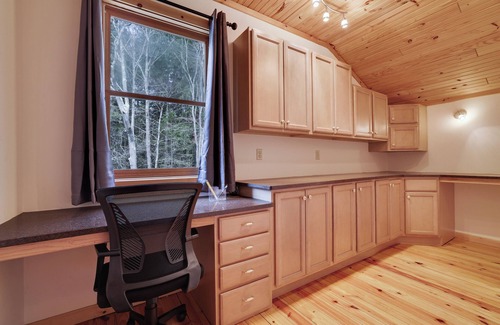 Lake Ariel House | Secluded & Tranquil Retreat for 14 in the Poconos – Firepit/Games/Stargazing+