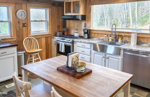 Granville House | Secluded Vermont Mountain Getaway with Hot tub and Views!