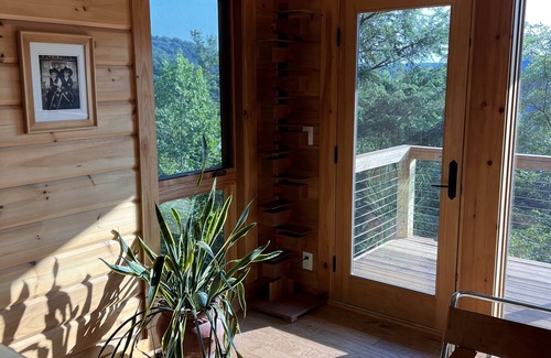Spruce Pine House | Secluded/ Views/Trails/Cave/Blue Ridge Pkwy
