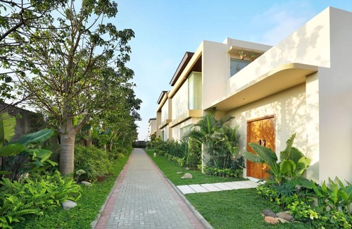 Kampial Villa | Secluded Villa Near GWK Cultural Park in Nusa Dua, Quiet and Lux!