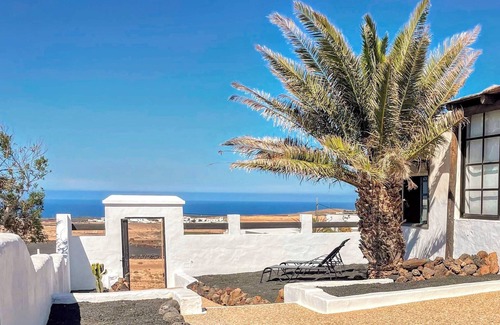 Tinajo Cottage | Secluded villa with breathtaking ocean views.