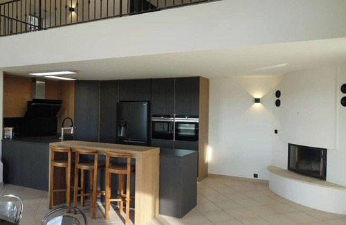 Callas Villa | Secluded villa with AC, heated pool and views of vineyards and sea