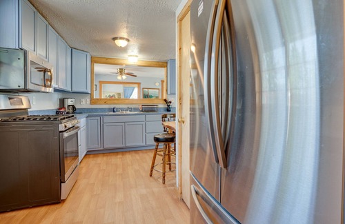 Tonasket Apartment | Secluded Washington Cabin Near Hikes & Lakes!
