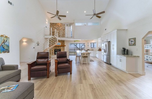 Magnolia Bluffs House | Secluded Waterfront Bay Home!