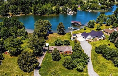 Reedville House | Secluded, Waterfront Retreat: Fire pit, Private Dock, Game Room, Kayaks!