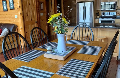 Norfork Cabin | SECLUDED WHITE RIVERFRONT CABIN -SLEEPS 2-10, GREAT FAMILY & FISHERMEN GETAWAY