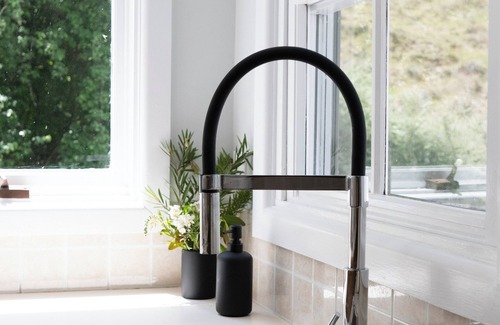 Lidster Cottage | Secluded Wine Country Cottage | MTB Amenities & Trails Nearby