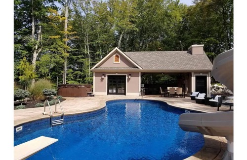 Pine Bush House | Seclusion and Romance-Hot Tub is HOT, HOT, HOT!