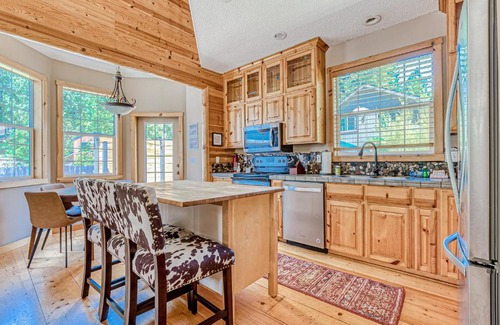 Mount Hood Village House | Second Chair Inn