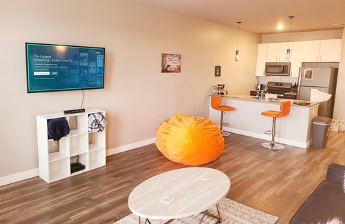 Soulard Apartment | Second Floor Corner Suite- Queen w/View (230)