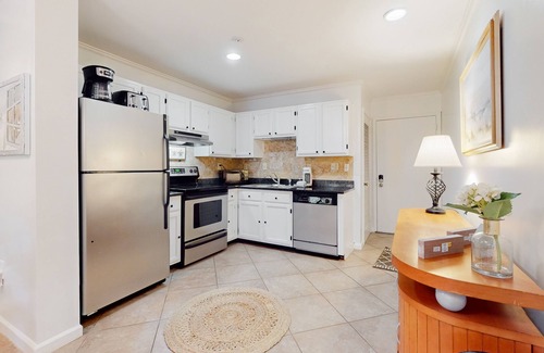 Palmetto Dunes Villa | Second-floor villa with multiple pools, hot tub, gym, tennis & beach access