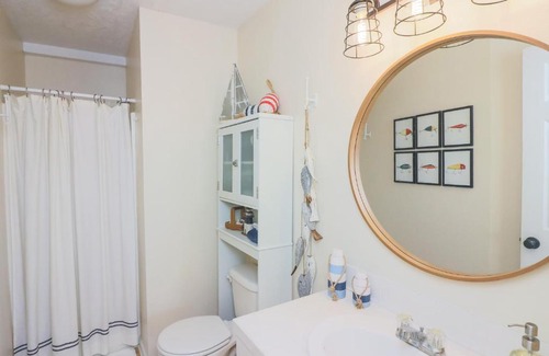 Galveston House | Second Row Beach Home - Ocean views - Old school vibes
