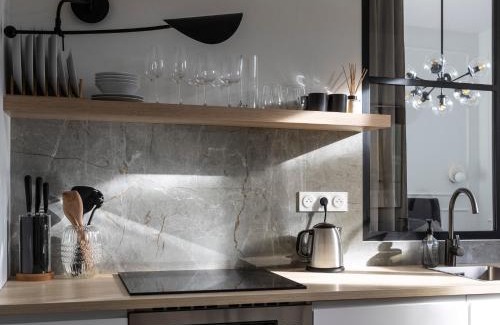 Monte Carlo City Centre Apartment | Secret Contemporary Courtyard