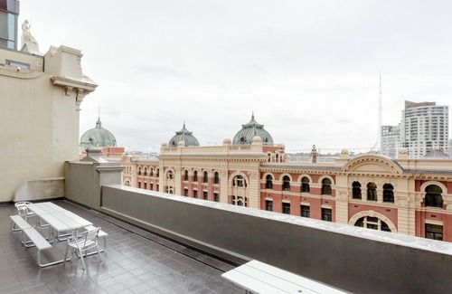 Melbourne Central Business District Apartment | Secret Garden - A Magical Themed Studio in the heart of Melbourne CBD