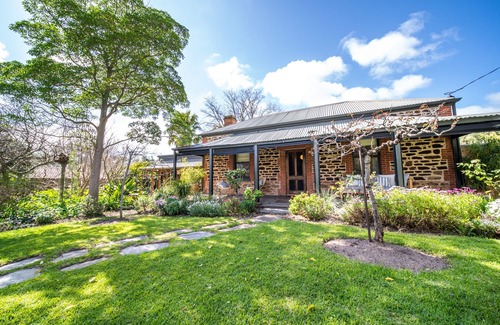 McLaren Vale House | ★Secret Garden Cottage★85"TV✔︎Netflix✔︎
