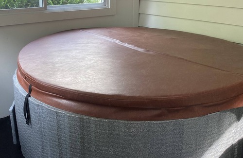 Clintonville House | Secret Garden + Hot tub