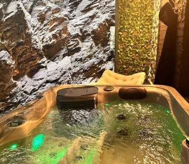 La Roche-en-Ardenne Apartment | Secret Rock - Jaccuzi privé