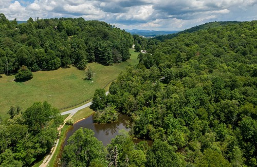 Boone House | Secretariat's Secret in Yonahlossee Saddle Club: Pet Friendly home with Hot Tub, 3 Acres & Piano