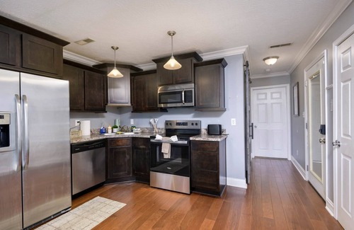 Jeffersonville Apartment | Secretariat Twin Spires Suite!