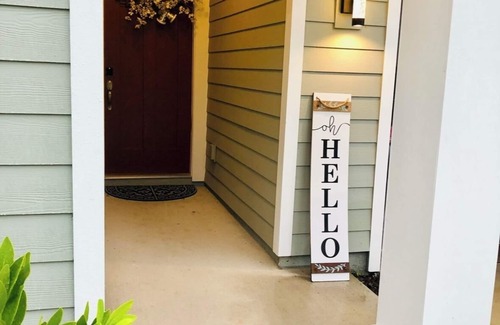 Northside House | Secure and Charming 3-bedroom house with AC, WiFi near Jacksonville airport
