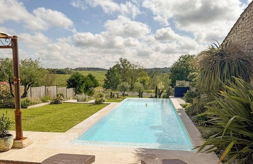 Landerrouat Villa | Secure heated infinity pool with valley views of vineyards, walk to restaurant.