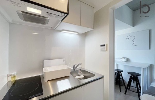 Hiroshima City Centre Apartment | Secure Studio, Walkable to Peace Park & Downtown