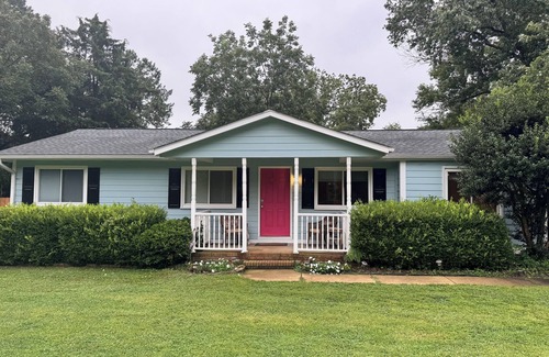 Apex House | Sedona Place -Home w/fenced yard