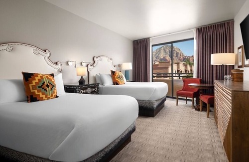 West Sedona Hotel | Sedona Stay | 2 Queen Bed | Scenic Red Rock Views