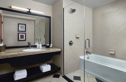 West Sedona Hotel | Sedona Stay | 2 Queen Bed | Scenic Red Rock Views