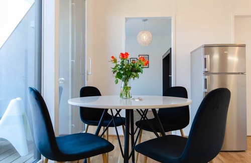 Weißgerber Apartment | ★Seductive Retreat in the ♥ of the City + Balcony★