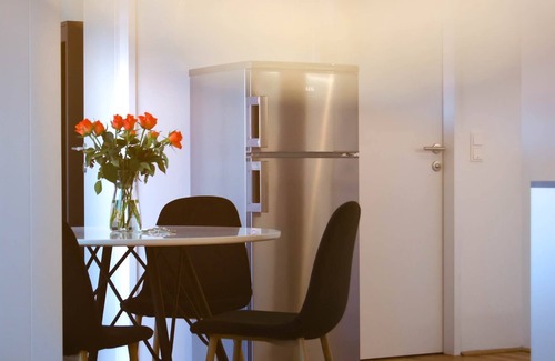 Weißgerber Apartment | ★Seductive Retreat in the ♥ of the City + Balcony★