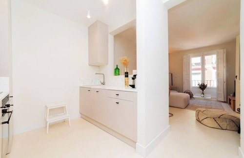 Barrio de La Latina Apartment | Seductor piso en La Latina/Calle Mediodía Grande