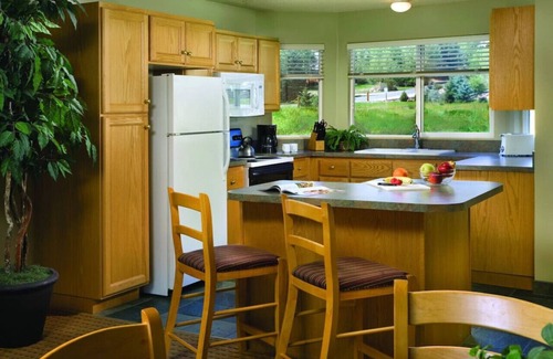 Harbor Village Apartment | See all Bear Lake has to offer in this 1BD resort