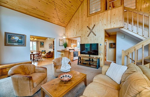 San Juan River Village House | See Fall's Changing Colors! Starry Pines: Cozy 3-Story Retreat w/Hot Tub, Fireplace, Forest Views!